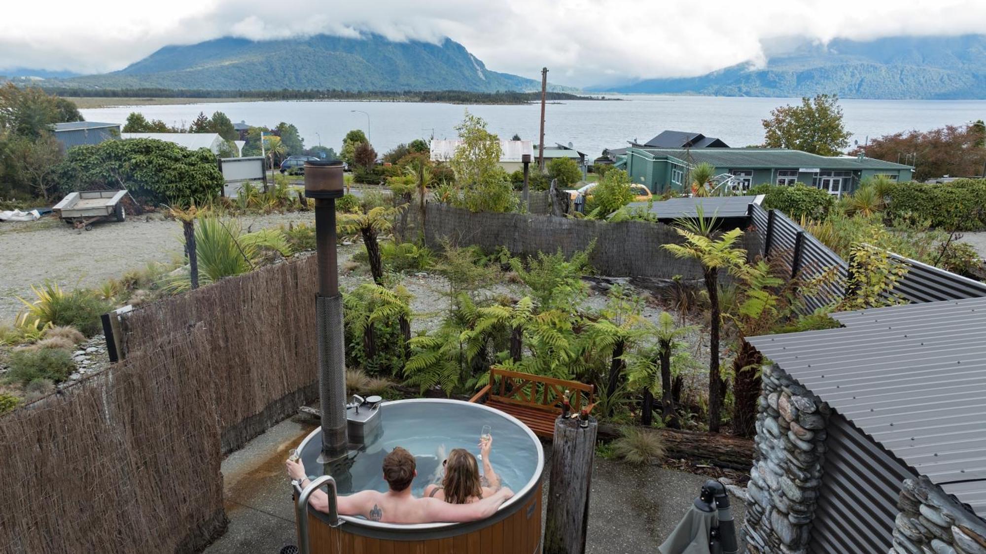 Hotel Lake Brunner Greymouth Exterior foto